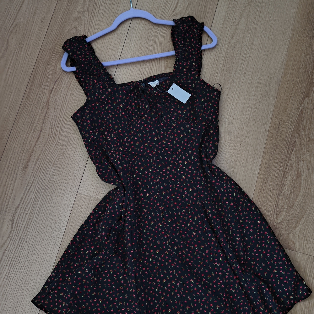 Floral Black and Red Sleeveless Dress